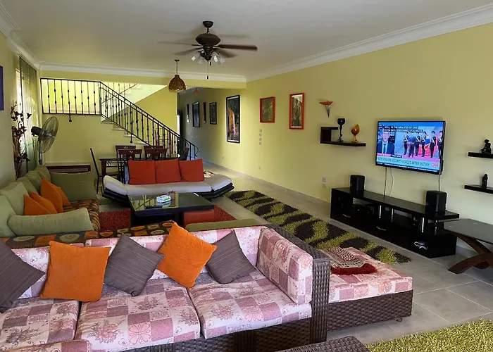 La Vista 5 Beachfront 265m Luxury Villa